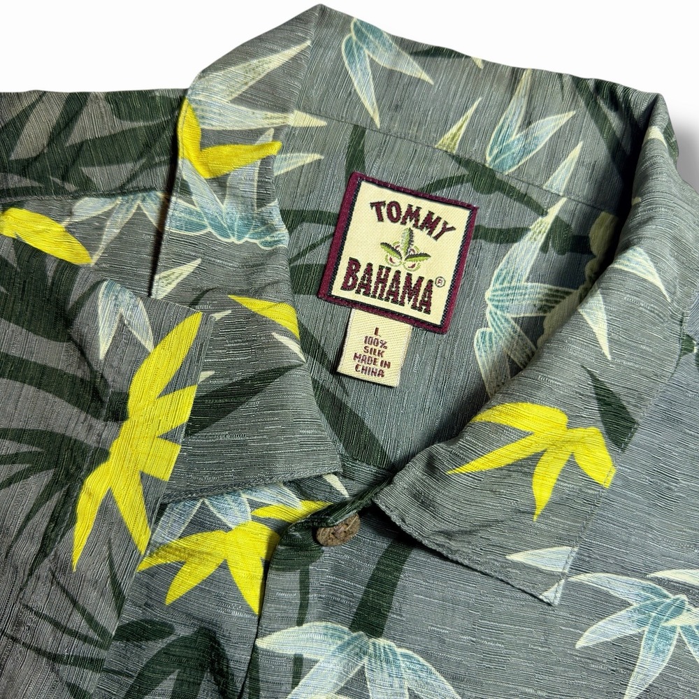 Tommy Bahama Large Grey Green Floral Silk Camp‎ Collar Hawaiian Button Up Shirt